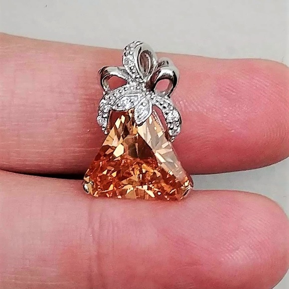 4ct Padparadscha Sapphire & White Topaz Pendant - Picture 2 of 4